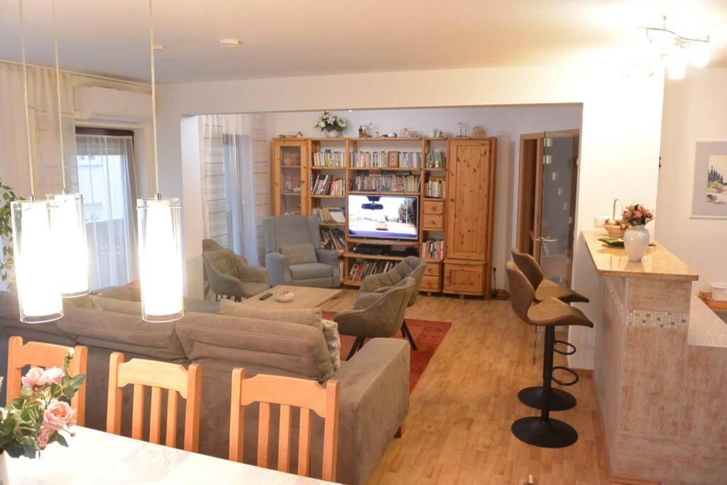 Beste Lage Im Zentrum Und Am Hofgarten 150Qm Mit Klima, 2Xbalkon, Aufzug, Familienfreundlich Bayreuth Bagian luar foto